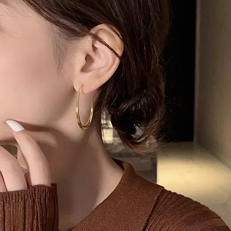 Hot Sale Geometric Oval Hoop Earrings for Women Simple Desgin Earrings Party Wedding Fashion Jewelry Accessories 2023