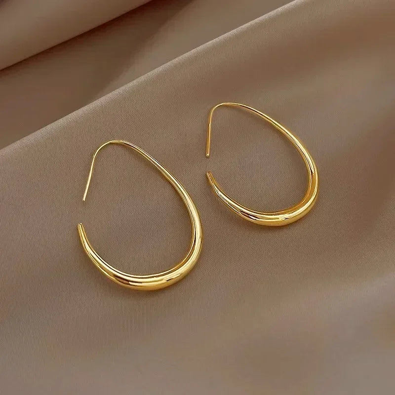 Hot Sale Geometric Oval Hoop Earrings for Women Simple Desgin Earrings Party Wedding Fashion Jewelry Accessories 2023