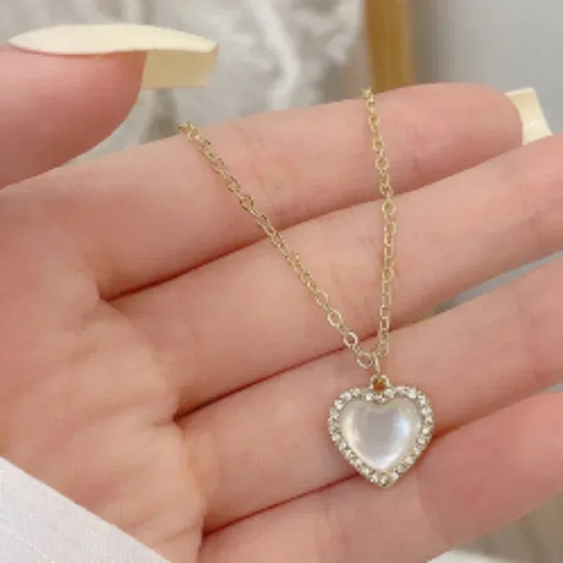 2023 Trendy Heart Shaped Pendant Necklace Opal Chain Shiny Women Temperament Jewelry Choker Necklace Wedding Jewelry Gifts